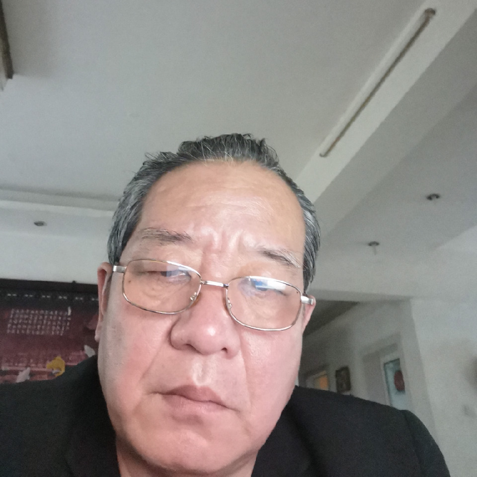 少数有钱人人海报