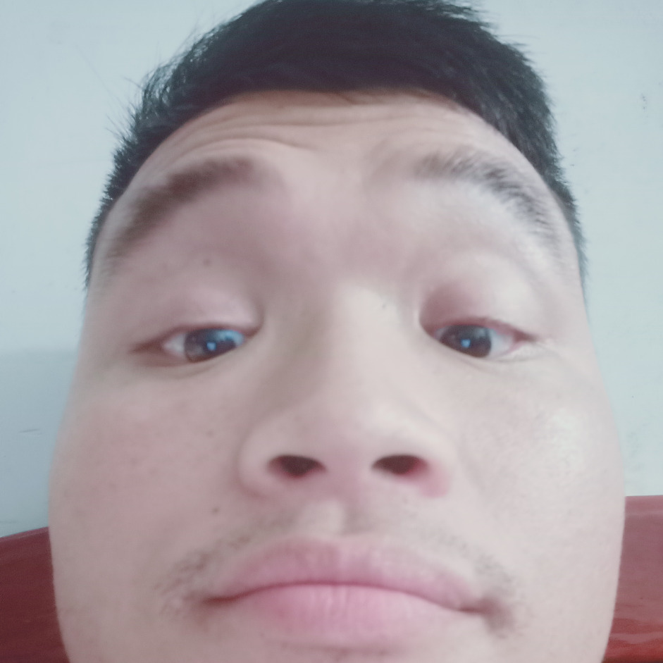 加点衣服挂海报