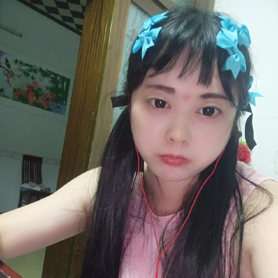 歌手谭薇海报