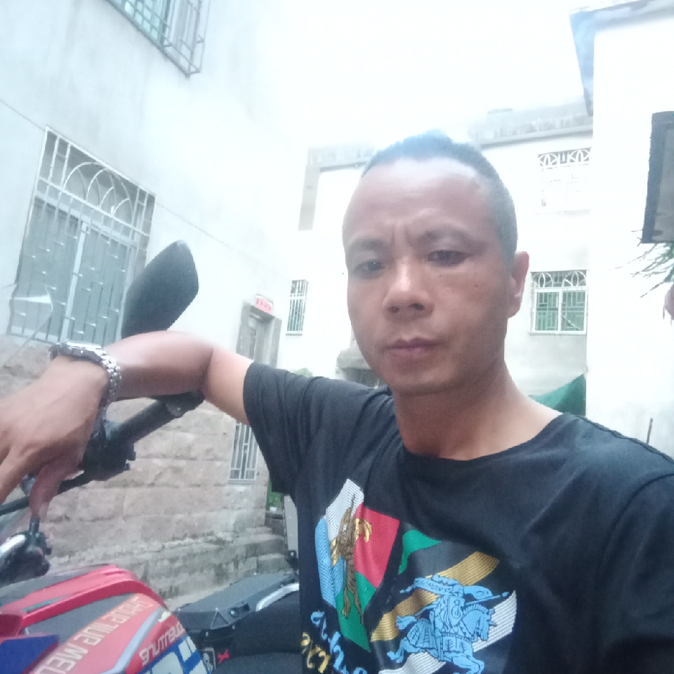阿友it海报