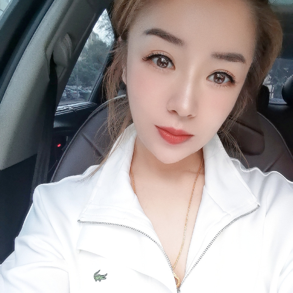 欧阳思思海报