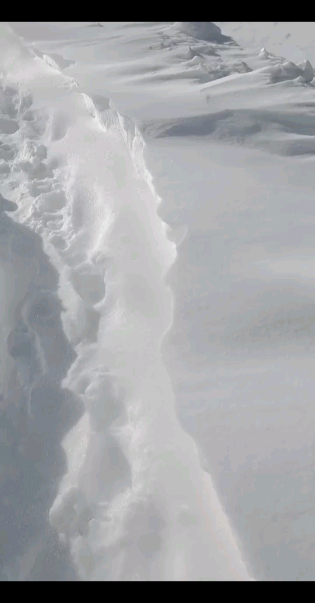 堆雪人能过年了，雪是