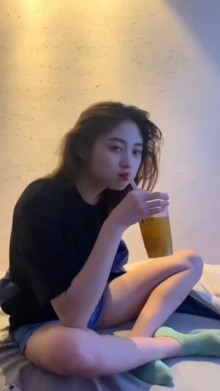 为了上传背景的一条动