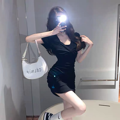 ღ᭄奶糖🍬海报