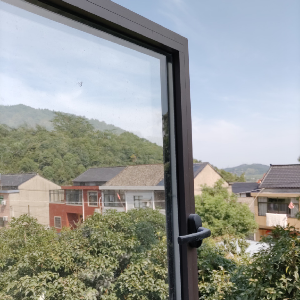 右翼中旗。海报