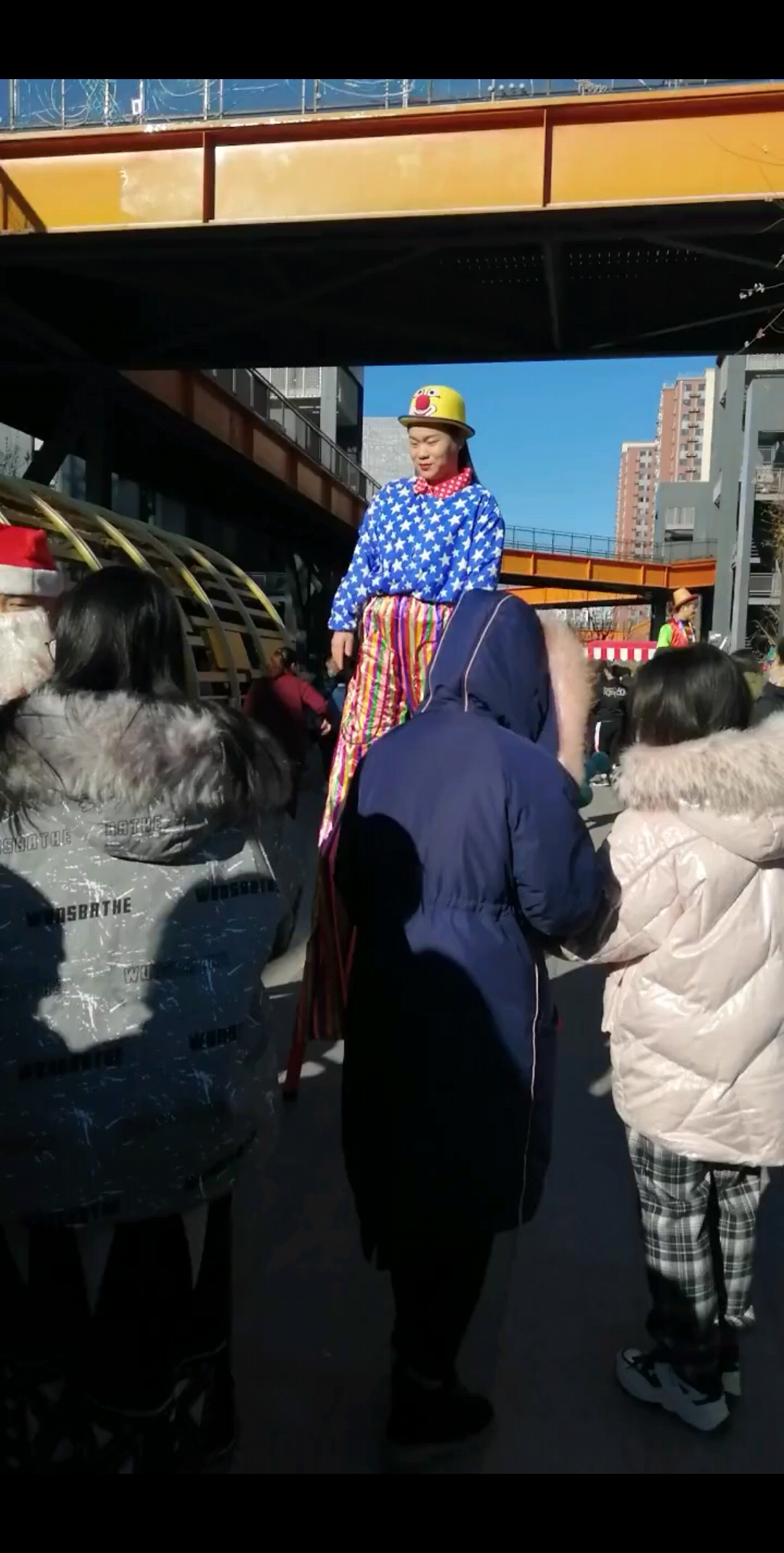 醉后不知天在水，满船清梦压星河