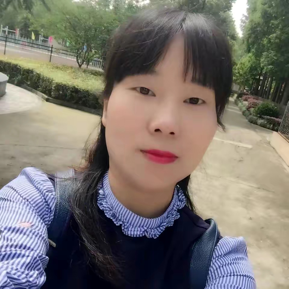 QQ群里的小姐姐海报