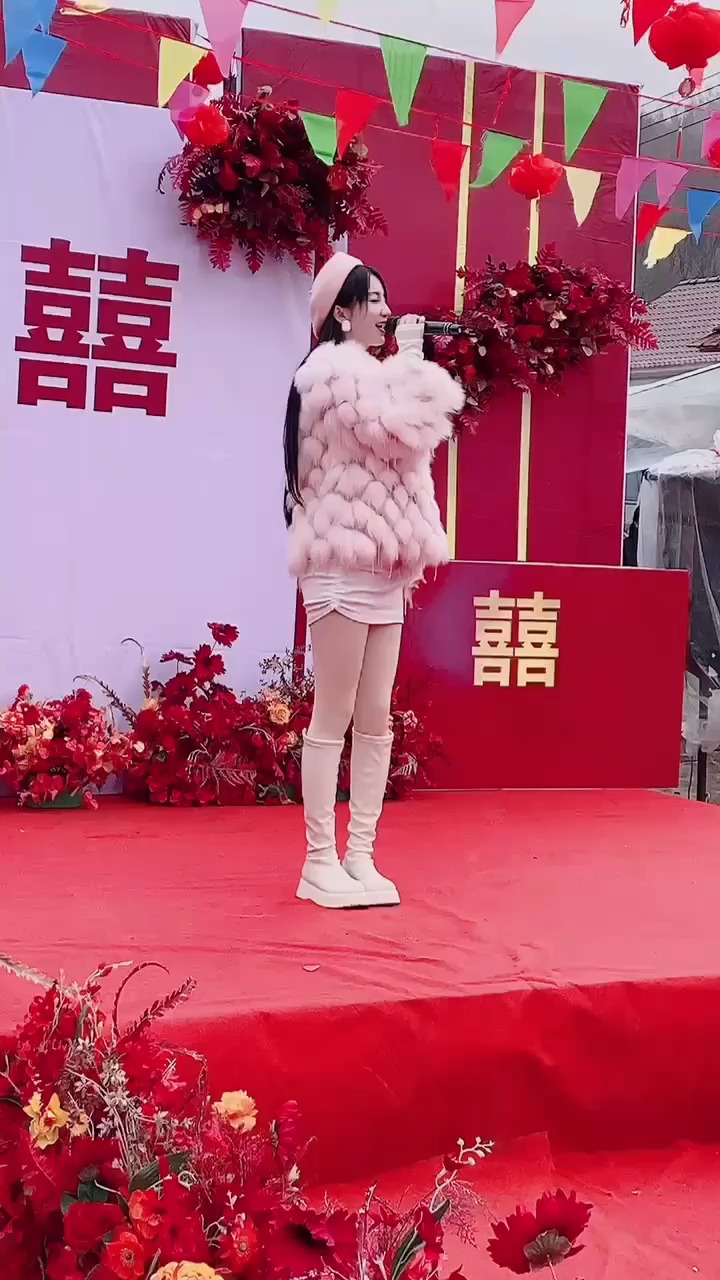 宝儿现场演出