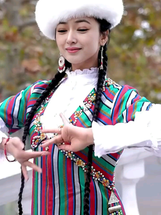 化身新疆小姐姐的我喜欢吗😜