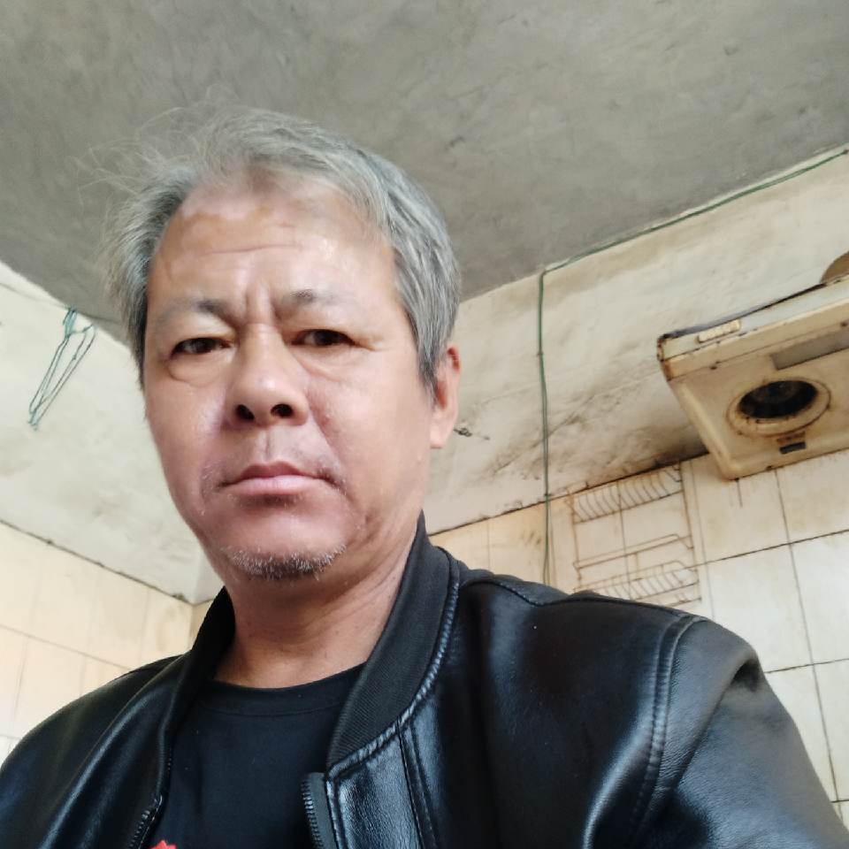 冲冲爱听音乐♨海报